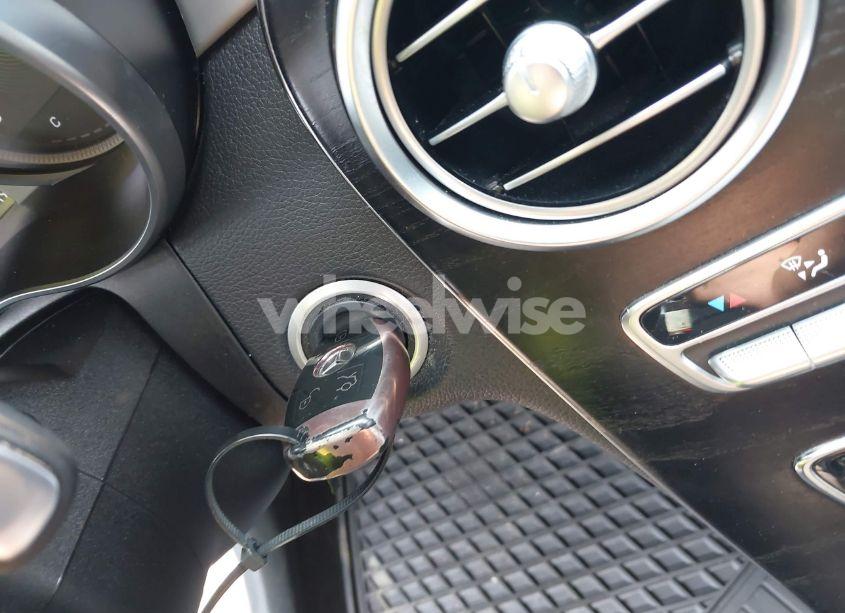 Photo 11 of 2018 Mercedes-benz C 300 4MATIC (VIN 55SWF4KB4JU267819)