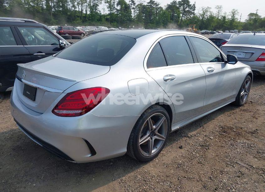 Photo 4 of 2018 Mercedes-benz C 300 4MATIC (VIN 55SWF4KB4JU267819)