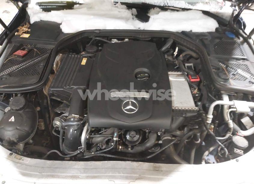 Photo 10 of 2015 Mercedes-benz C 300 4MATIC/LUXURY 4MATIC/SPORT 4MATIC (VIN 55SWF4KB5FU020378)