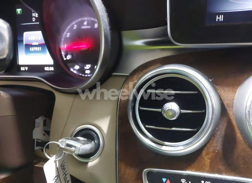 Photo 11 of 2015 Mercedes-benz C 300 4MATIC/LUXURY 4MATIC/SPORT 4MATIC (VIN 55SWF4KB5FU020378)