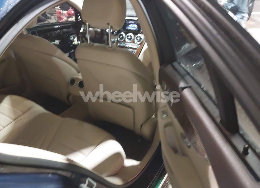 Photo 8 of 2015 Mercedes-benz C 300 4MATIC/LUXURY 4MATIC/SPORT 4MATIC (VIN 55SWF4KB5FU020378)