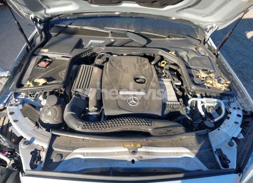 Photo 10 of 2015 Mercedes-benz C 300 4MATIC/LUXURY 4MATIC/SPORT 4MATIC (VIN 55SWF4KB5FU081990)