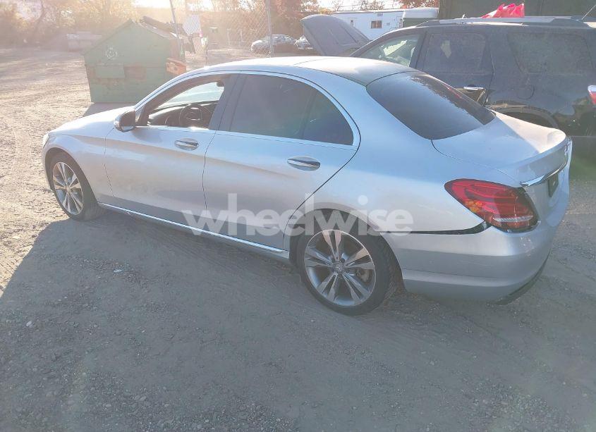 Photo 3 of 2015 Mercedes-benz C 300 4MATIC/LUXURY 4MATIC/SPORT 4MATIC (VIN 55SWF4KB5FU081990)