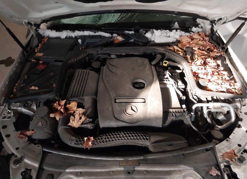 Photo 10 of 2015 Mercedes-benz C 300 4MATIC/LUXURY 4MATIC/SPORT 4MATIC (VIN 55SWF4KB5FU084520)