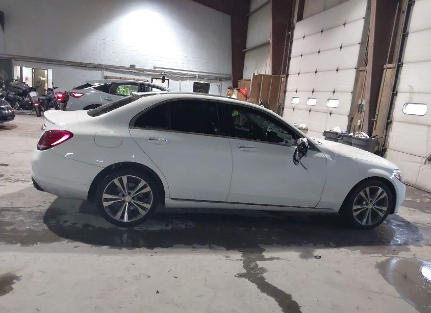 Photo 13 of 2015 Mercedes-benz C 300 4MATIC/LUXURY 4MATIC/SPORT 4MATIC (VIN 55SWF4KB5FU084520)