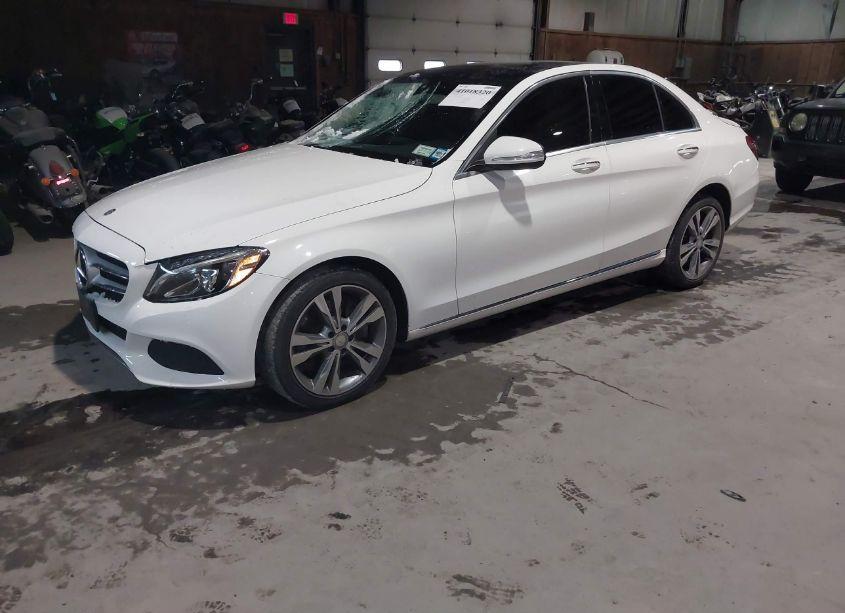 Photo 2 of 2015 Mercedes-benz C 300 4MATIC/LUXURY 4MATIC/SPORT 4MATIC (VIN 55SWF4KB5FU084520)