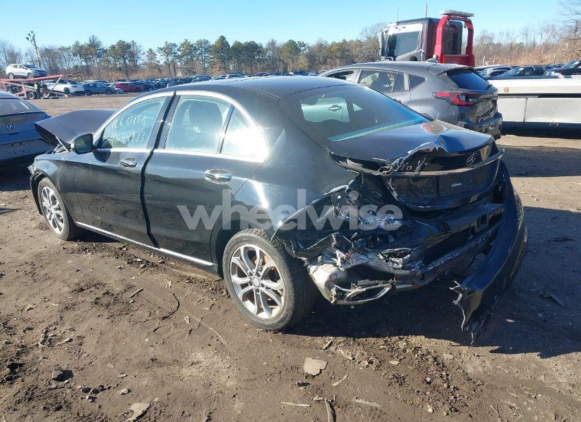 Photo 3 of 2015 Mercedes-benz C 300 4MATIC/LUXURY 4MATIC/SPORT 4MATIC (VIN 55SWF4KB5FU092360)