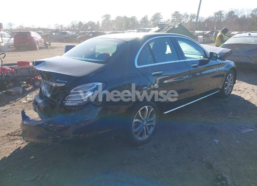 Photo 4 of 2015 Mercedes-benz C 300 4MATIC/LUXURY 4MATIC/SPORT 4MATIC (VIN 55SWF4KB5FU092360)