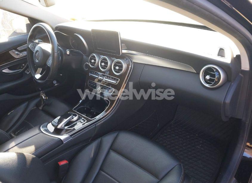 Photo 5 of 2015 Mercedes-benz C 300 4MATIC/LUXURY 4MATIC/SPORT 4MATIC (VIN 55SWF4KB5FU092360)