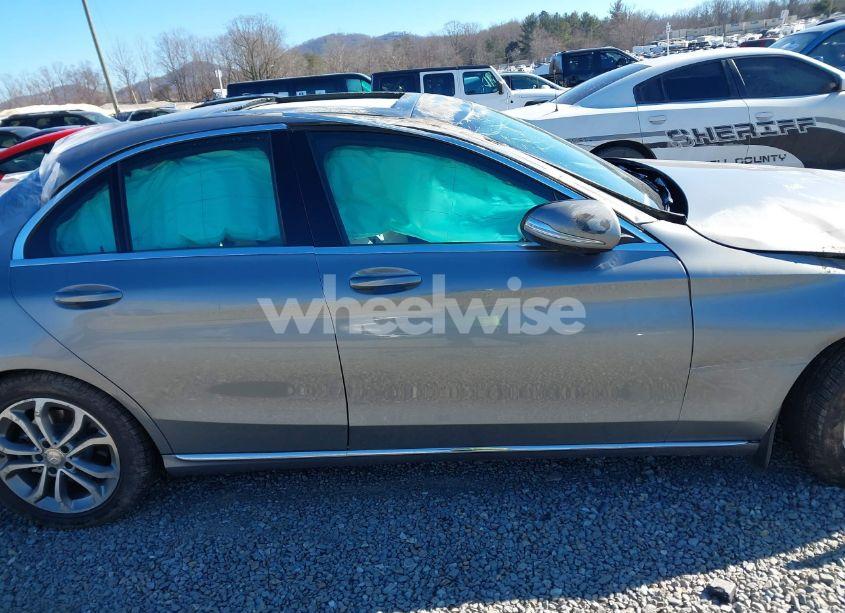 Photo 13 of 2015 Mercedes-benz C 300 4MATIC/LUXURY 4MATIC/SPORT 4MATIC (VIN 55SWF4KB5FU094366)