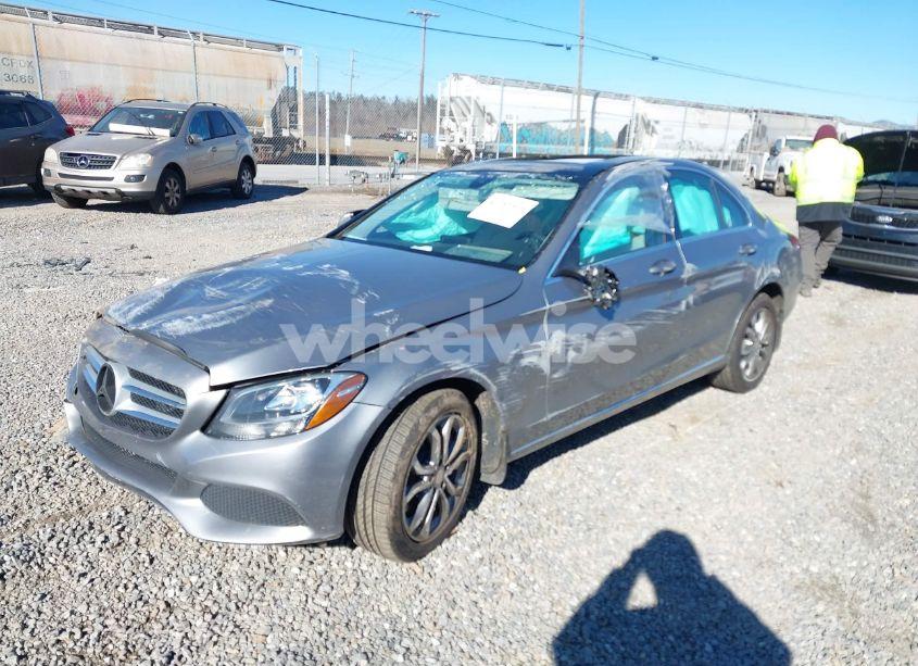 Photo 2 of 2015 Mercedes-benz C 300 4MATIC/LUXURY 4MATIC/SPORT 4MATIC (VIN 55SWF4KB5FU094366)