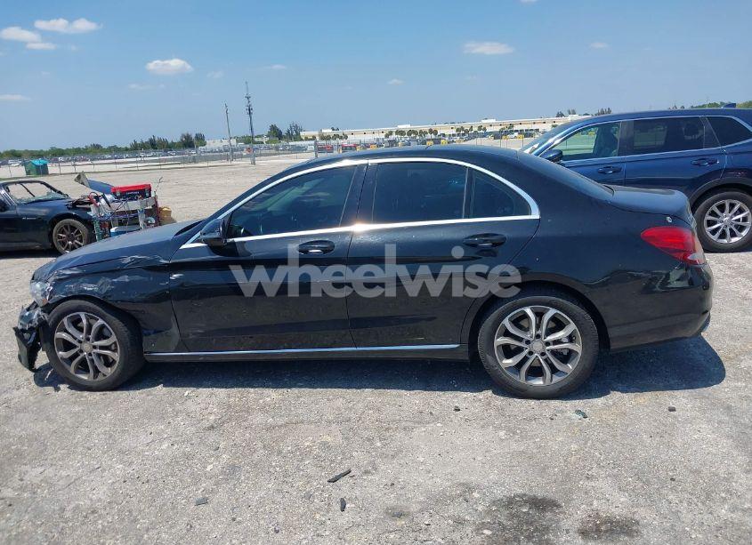 Photo 14 of 2016 Mercedes-benz C 300 4MATIC/LUXURY 4MATIC/SPORT 4MATIC (VIN 55SWF4KB5GU102306)