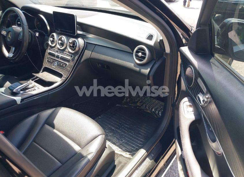 Photo 5 of 2016 Mercedes-benz C 300 4MATIC/LUXURY 4MATIC/SPORT 4MATIC (VIN 55SWF4KB5GU102306)