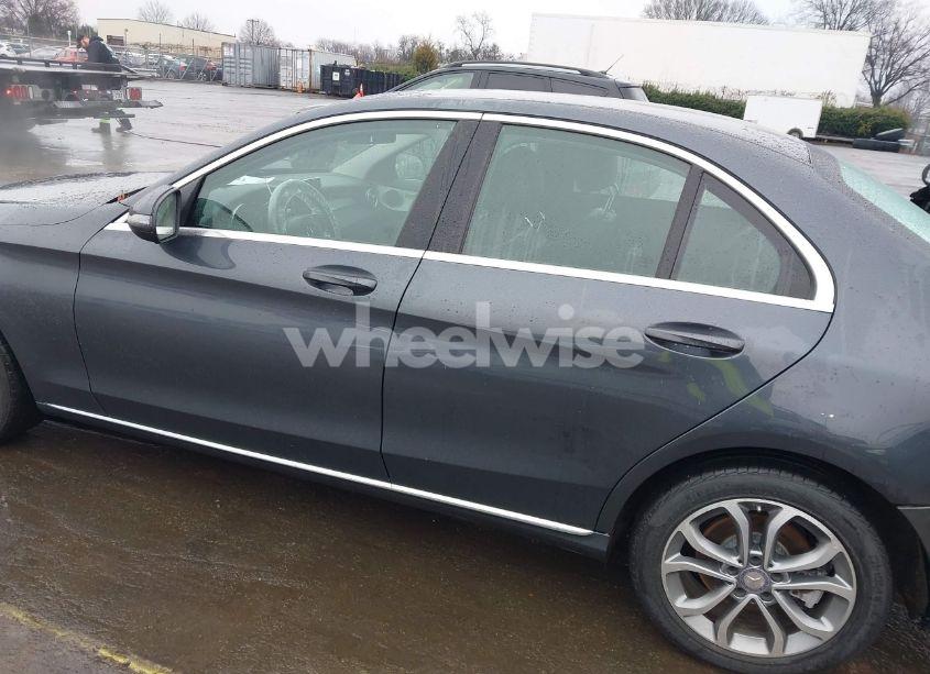 Photo 15 of 2016 Mercedes-benz C 300 4MATIC/LUXURY 4MATIC/SPORT 4MATIC (VIN 55SWF4KB5GU111555)