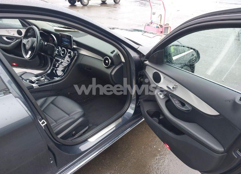 Photo 5 of 2016 Mercedes-benz C 300 4MATIC/LUXURY 4MATIC/SPORT 4MATIC (VIN 55SWF4KB5GU111555)