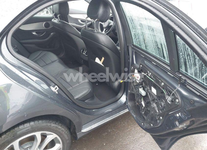 Photo 8 of 2016 Mercedes-benz C 300 4MATIC/LUXURY 4MATIC/SPORT 4MATIC (VIN 55SWF4KB5GU111555)