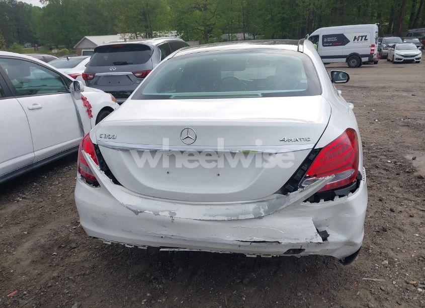 Photo 16 of 2016 Mercedes-benz C 300 4MATIC/LUXURY 4MATIC/SPORT 4MATIC (VIN 55SWF4KB5GU121891)