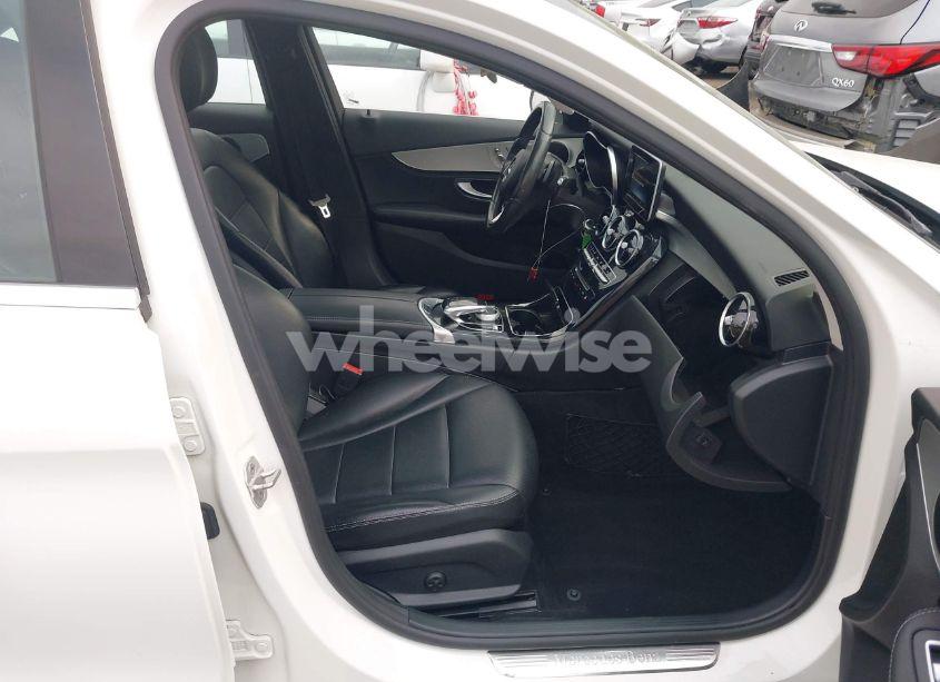 Photo 5 of 2016 Mercedes-benz C 300 4MATIC/LUXURY 4MATIC/SPORT 4MATIC (VIN 55SWF4KB5GU121891)