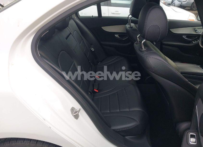 Photo 8 of 2016 Mercedes-benz C 300 4MATIC/LUXURY 4MATIC/SPORT 4MATIC (VIN 55SWF4KB5GU121891)