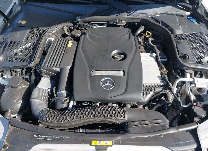 Photo 10 of 2016 Mercedes-benz C 300 4MATIC/LUXURY 4MATIC/SPORT 4MATIC (VIN 55SWF4KB5GU137749)