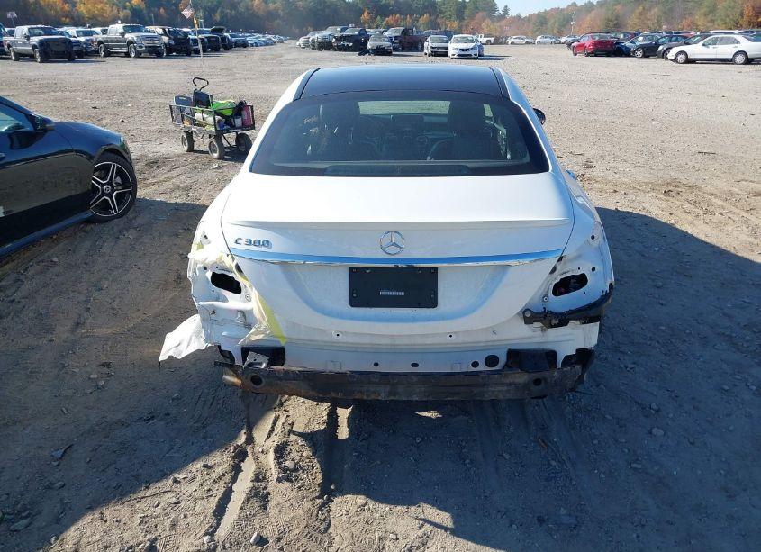 Photo 17 of 2016 Mercedes-benz C 300 4MATIC/LUXURY 4MATIC/SPORT 4MATIC (VIN 55SWF4KB5GU137749)