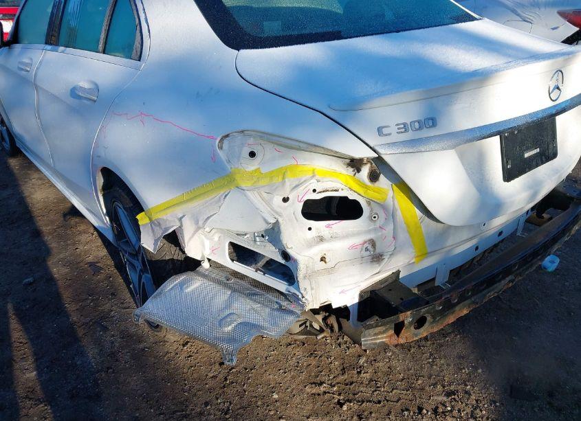 Photo 18 of 2016 Mercedes-benz C 300 4MATIC/LUXURY 4MATIC/SPORT 4MATIC (VIN 55SWF4KB5GU137749)