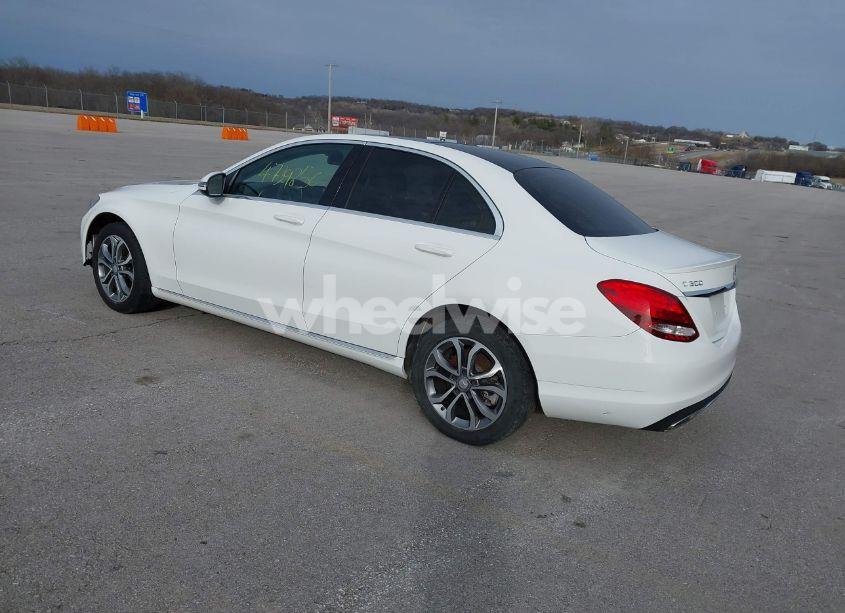 Photo 3 of 2016 Mercedes-benz C 300 4MATIC/LUXURY 4MATIC/SPORT 4MATIC (VIN 55SWF4KB5GU177541)