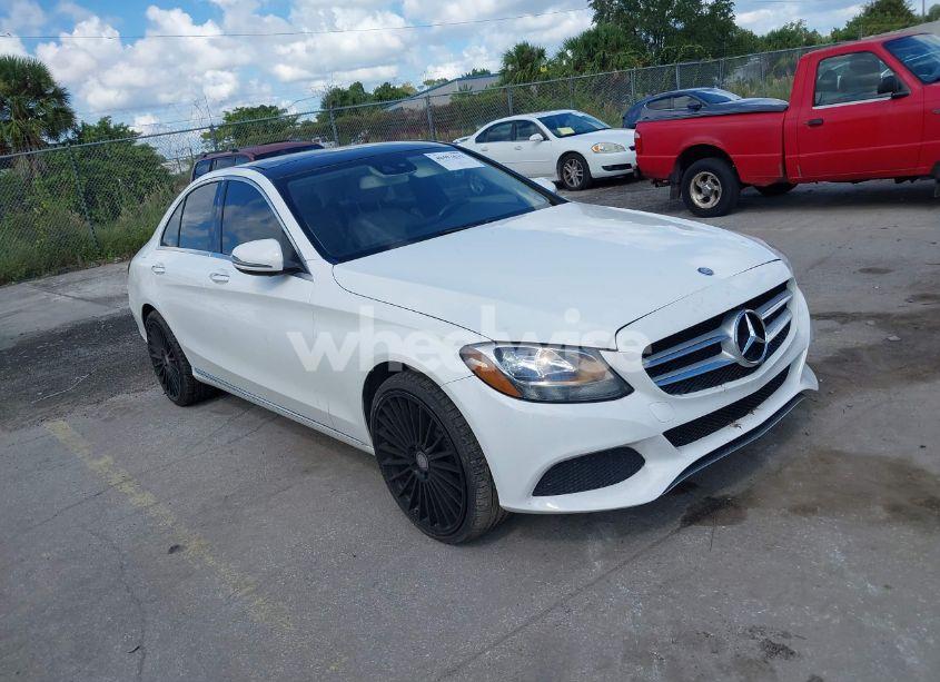 2017 Mercedes-benz C 300 4MATIC/LUXURY 4MATIC/SPORT 4MATIC (VIN 55SWF4KB5HU204030) main photo