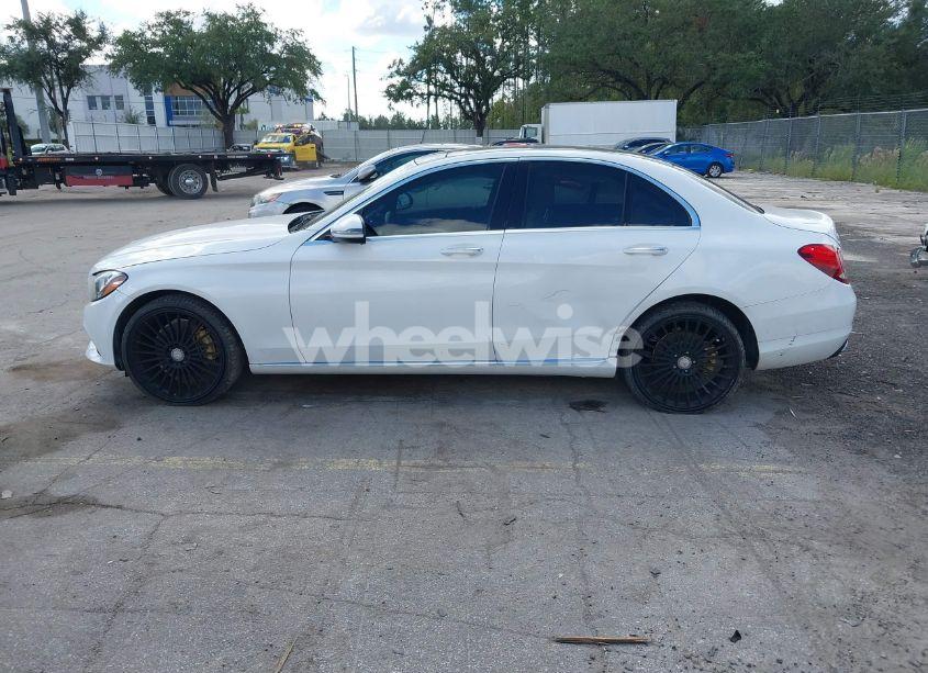 Photo 14 of 2017 Mercedes-benz C 300 4MATIC/LUXURY 4MATIC/SPORT 4MATIC (VIN 55SWF4KB5HU204030)