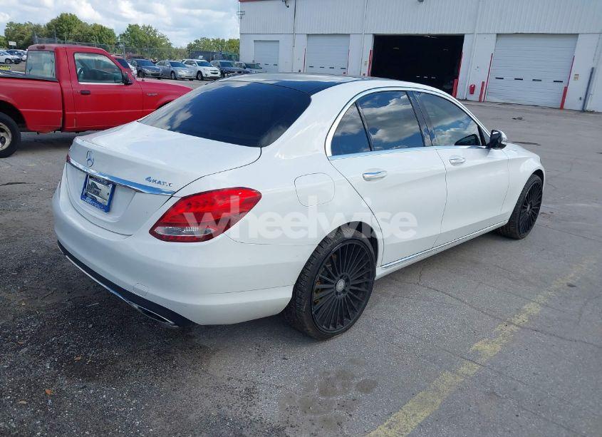 Photo 4 of 2017 Mercedes-benz C 300 4MATIC/LUXURY 4MATIC/SPORT 4MATIC (VIN 55SWF4KB5HU204030)