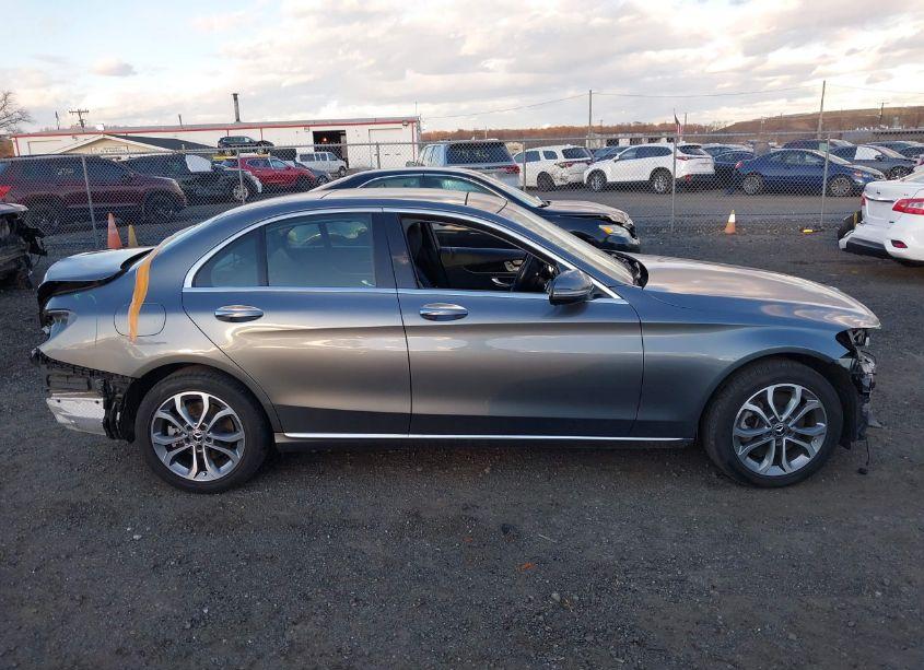 Photo 13 of 2017 Mercedes-benz C 300 4MATIC/LUXURY 4MATIC/SPORT 4MATIC (VIN 55SWF4KB5HU229509)