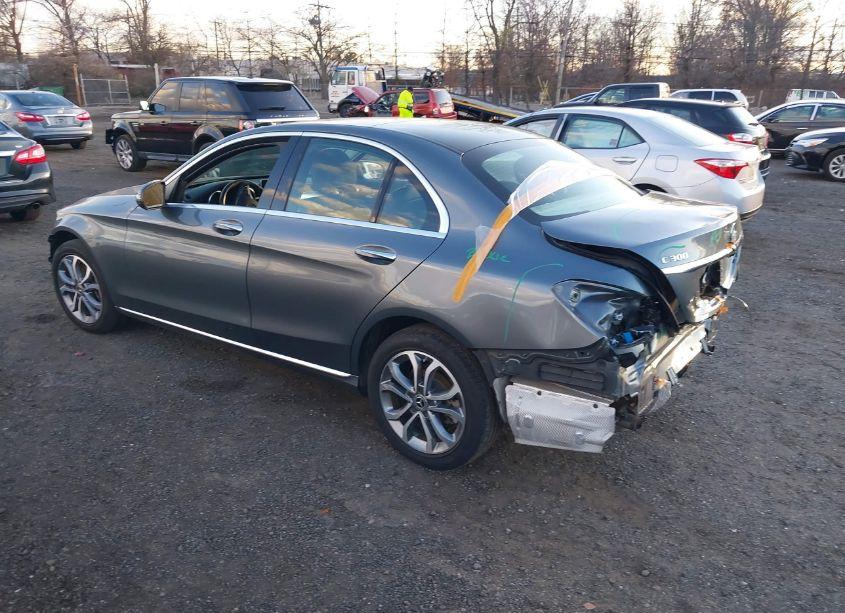 Photo 3 of 2017 Mercedes-benz C 300 4MATIC/LUXURY 4MATIC/SPORT 4MATIC (VIN 55SWF4KB5HU229509)