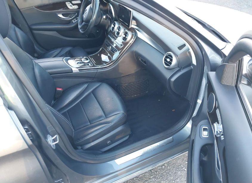 Photo 5 of 2017 Mercedes-benz C 300 4MATIC/LUXURY 4MATIC/SPORT 4MATIC (VIN 55SWF4KB5HU229509)