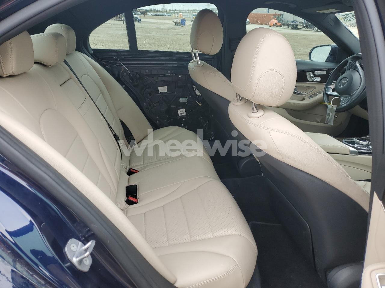 Photo 10 of 2018 MERCEDES-BENZ C 300 4MATIC (VIN 55SWF4KB5JU271488)