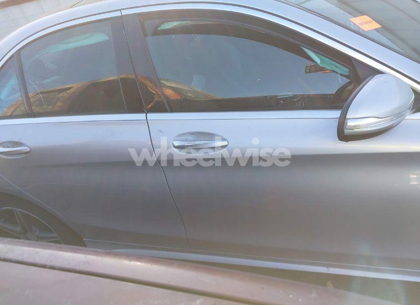 Photo 14 of 2015 Mercedes-benz C 300 4MATIC/LUXURY 4MATIC/SPORT 4MATIC (VIN 55SWF4KB6FU005257)