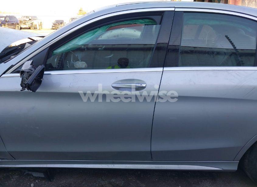 Photo 15 of 2015 Mercedes-benz C 300 4MATIC/LUXURY 4MATIC/SPORT 4MATIC (VIN 55SWF4KB6FU005257)