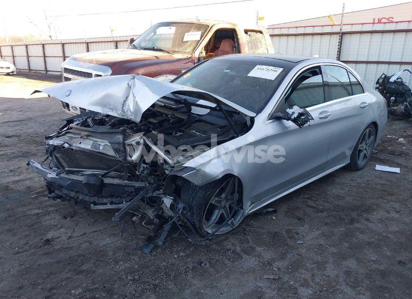 Photo 2 of 2015 Mercedes-benz C 300 4MATIC/LUXURY 4MATIC/SPORT 4MATIC (VIN 55SWF4KB6FU005257)