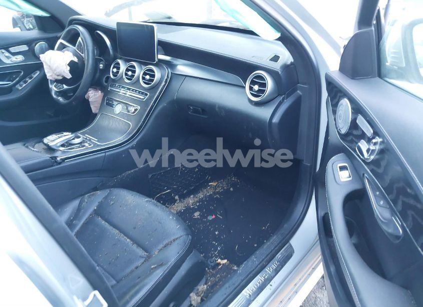 Photo 5 of 2015 Mercedes-benz C 300 4MATIC/LUXURY 4MATIC/SPORT 4MATIC (VIN 55SWF4KB6FU005257)