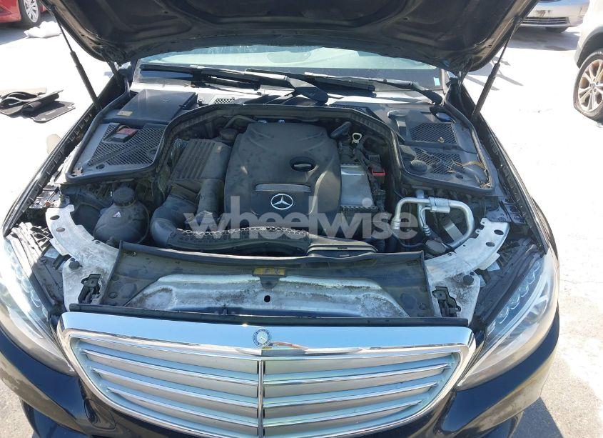 Photo 10 of 2015 Mercedes-benz C 300 4MATIC/LUXURY 4MATIC/SPORT 4MATIC (VIN 55SWF4KB6FU023905)