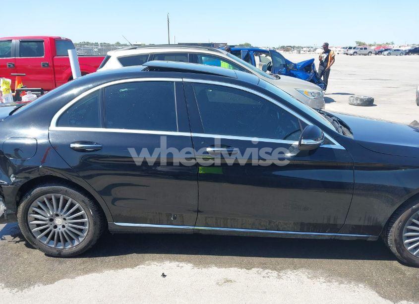 Photo 13 of 2015 Mercedes-benz C 300 4MATIC/LUXURY 4MATIC/SPORT 4MATIC (VIN 55SWF4KB6FU023905)