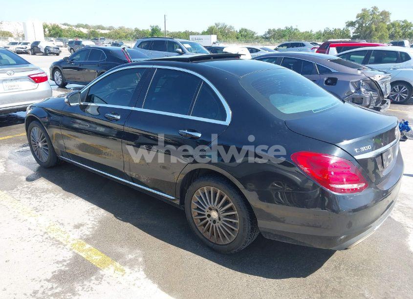 Photo 3 of 2015 Mercedes-benz C 300 4MATIC/LUXURY 4MATIC/SPORT 4MATIC (VIN 55SWF4KB6FU023905)