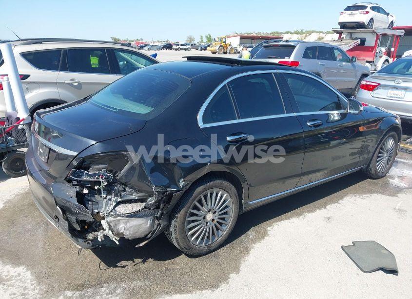 Photo 4 of 2015 Mercedes-benz C 300 4MATIC/LUXURY 4MATIC/SPORT 4MATIC (VIN 55SWF4KB6FU023905)