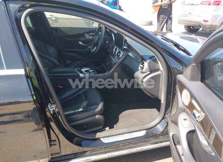 Photo 5 of 2015 Mercedes-benz C 300 4MATIC/LUXURY 4MATIC/SPORT 4MATIC (VIN 55SWF4KB6FU023905)