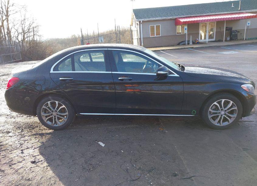 Photo 13 of 2015 Mercedes-benz C 300 4MATIC/LUXURY 4MATIC/SPORT 4MATIC (VIN 55SWF4KB6FU024035)