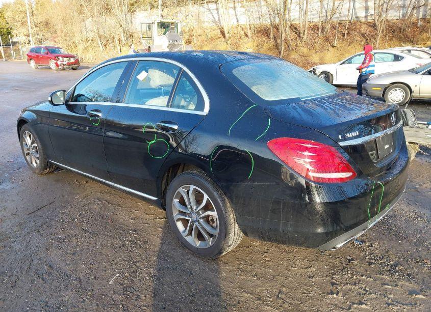 Photo 3 of 2015 Mercedes-benz C 300 4MATIC/LUXURY 4MATIC/SPORT 4MATIC (VIN 55SWF4KB6FU024035)