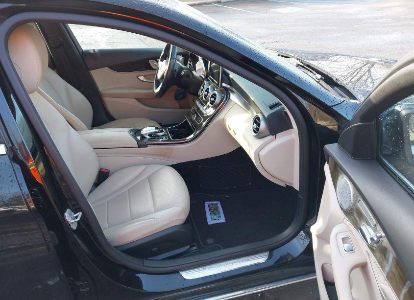 Photo 5 of 2015 Mercedes-benz C 300 4MATIC/LUXURY 4MATIC/SPORT 4MATIC (VIN 55SWF4KB6FU024035)