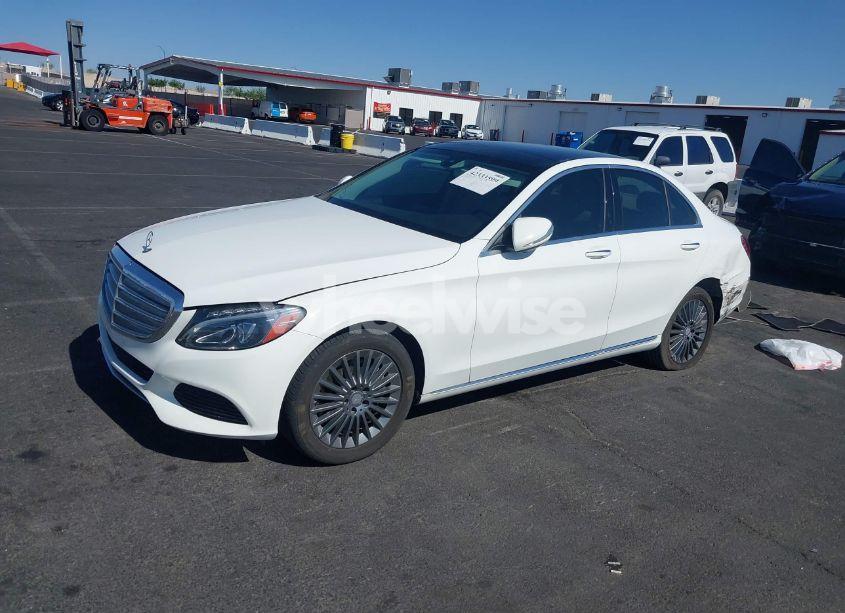 Photo 2 of 2015 Mercedes-benz C 300 4MATIC/LUXURY 4MATIC/SPORT 4MATIC (VIN 55SWF4KB6FU024391)