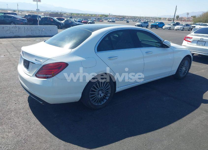 Photo 4 of 2015 Mercedes-benz C 300 4MATIC/LUXURY 4MATIC/SPORT 4MATIC (VIN 55SWF4KB6FU024391)