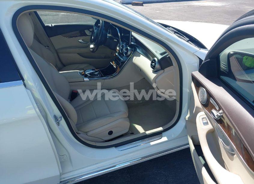 Photo 5 of 2015 Mercedes-benz C 300 4MATIC/LUXURY 4MATIC/SPORT 4MATIC (VIN 55SWF4KB6FU024391)