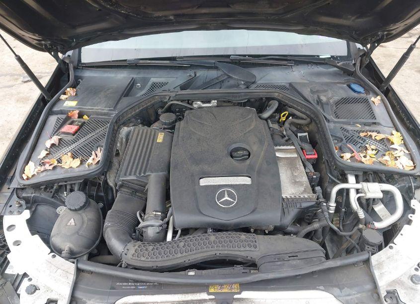 Photo 10 of 2015 Mercedes-benz C 300 4MATIC/LUXURY 4MATIC/SPORT 4MATIC (VIN 55SWF4KB6FU042146)